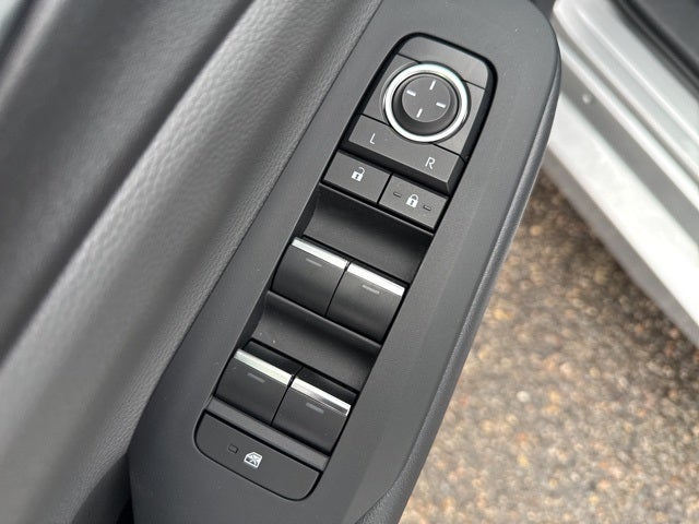 2025 Toyota Prius XLE