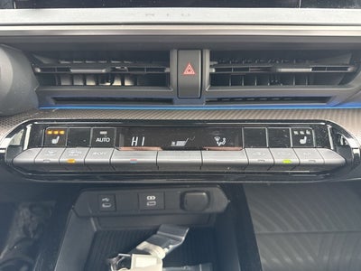 2025 Toyota Prius XLE