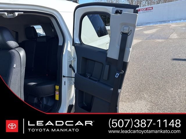 2014 Toyota FJ Cruiser Base