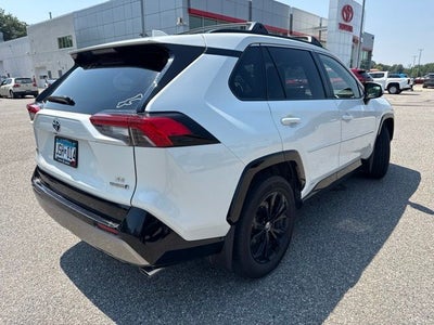 2022 Toyota RAV4 Hybrid SE