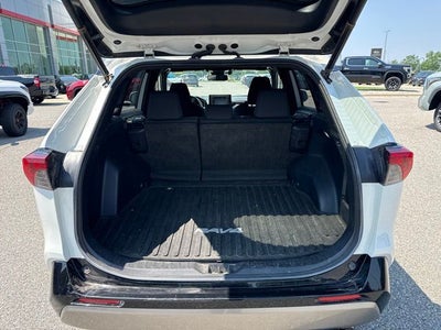 2022 Toyota RAV4 Hybrid SE