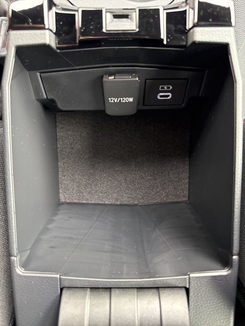 2025 Toyota Corolla Hatchback SE